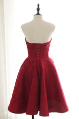 Burgundy sweetheart lace short prom dress burgundy homecoming dress