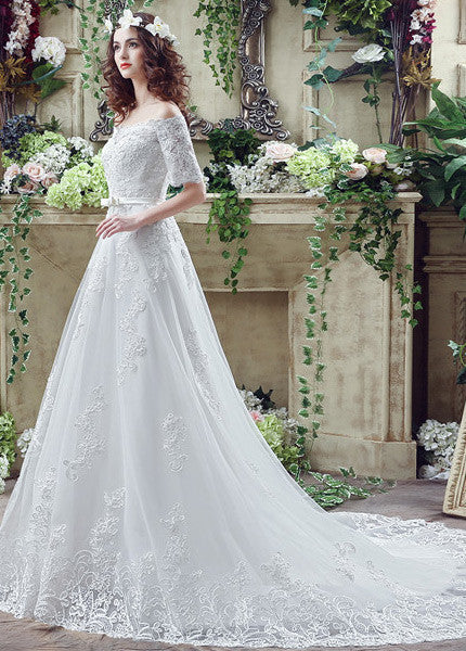 Tulle Off-the-shoulder A-Line Wedding Dresses With Lace Appliques