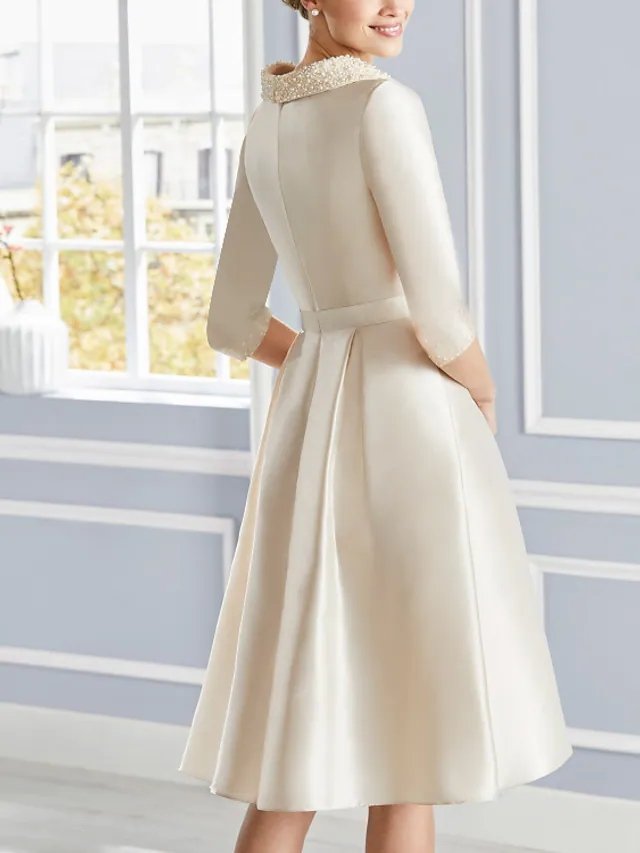 Sheath / Column Mother of the Bride Dress Elegant Jewel Neck Knee Length Satin Short Sleeve with Appliques