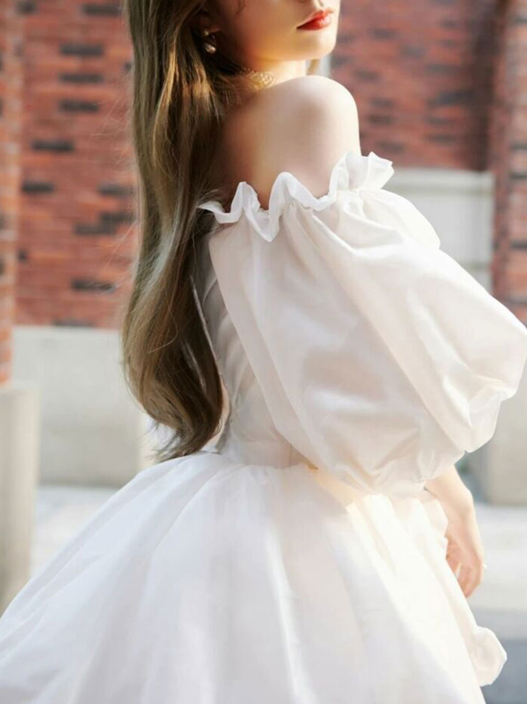 White sweetheart neck short prom dress long sleeve short evening dress