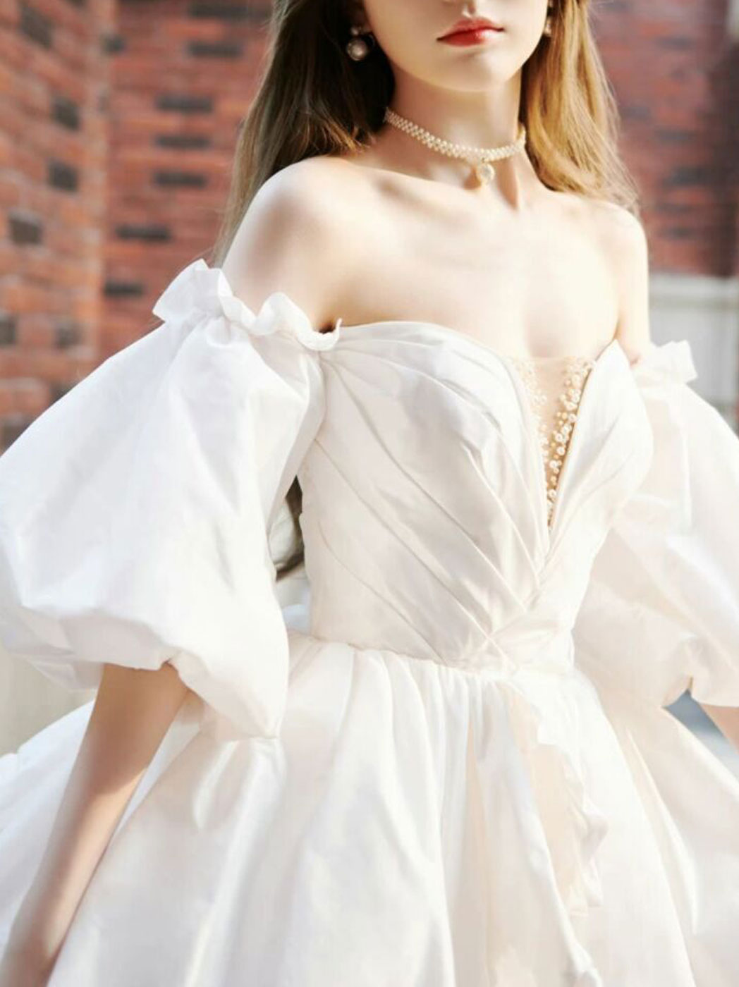 White sweetheart neck short prom dress long sleeve short evening dress