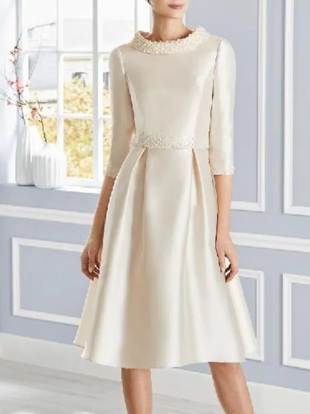 Sheath / Column Mother of the Bride Dress Elegant Jewel Neck Knee Length Satin Short Sleeve with Appliques