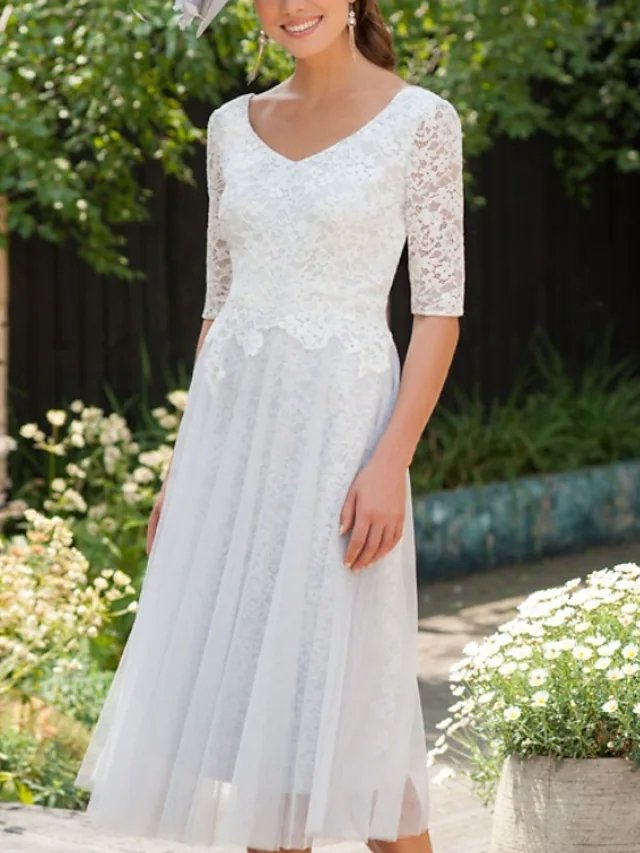 A-Line Mother of the Bride Dress Elegant V Neck Knee Length Lace Tulle Half Sleeve with Pleats Embroidery