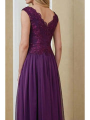 A-Line Mother of the Bride Dress Elegant V Neck Floor Length Chiffon Lace Sleeveless with Appliques Ruching