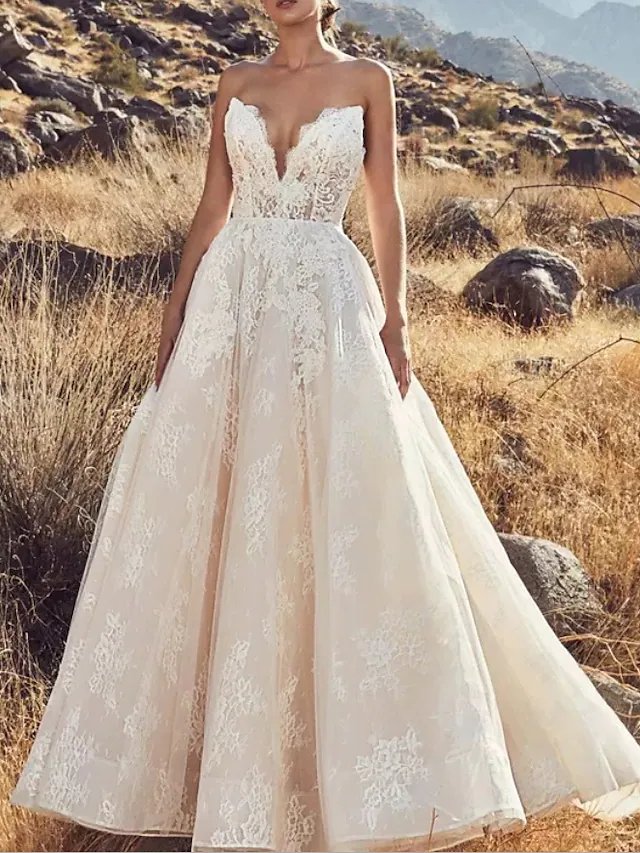 A-Line Wedding Dresses Strapless Floor Length Lace Tulle Sleeveless Country Sexy Luxurious Backless with Appliques