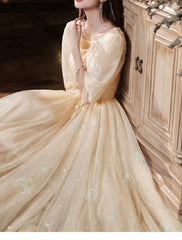 A-Line Bridesmaid Dress Jewel Neck 3/4 Length Sleeve Elegant Floor Length Tulle with Pleats / Appliques