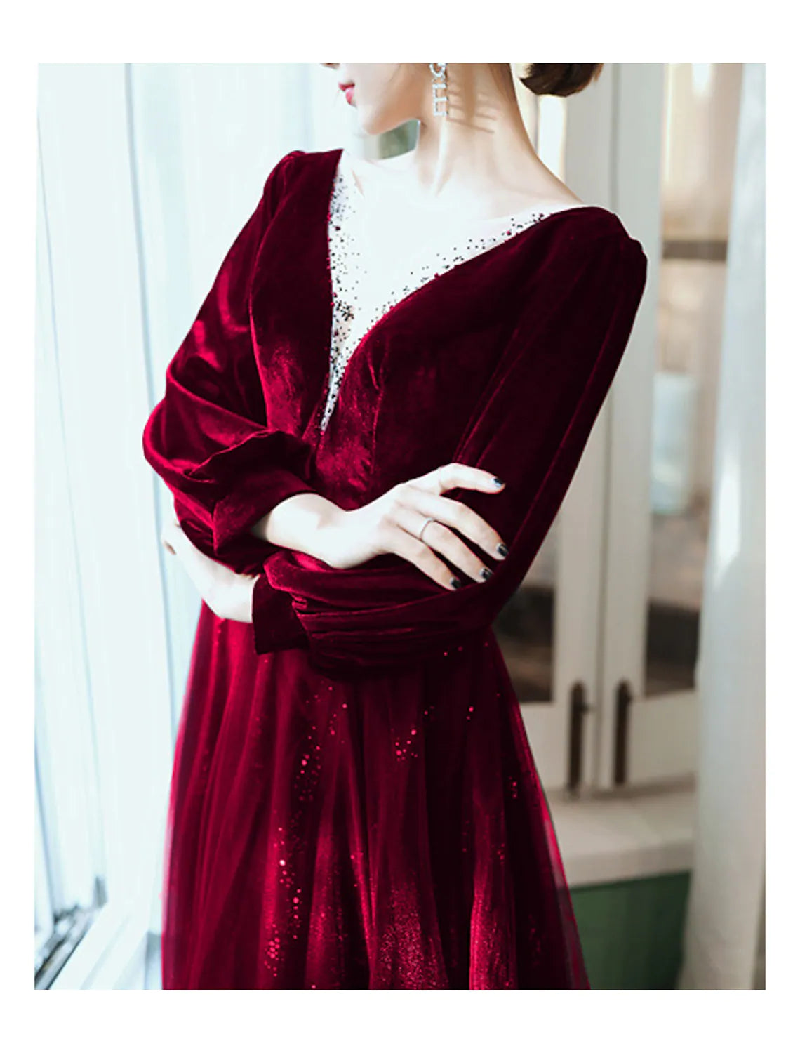 A-Line Bridesmaid Dress Jewel Neck Long Sleeve Elegant Floor Length Tulle / Velvet with Sequin / Bandage