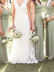 Sheath / Column Bridesmaid Dress V Neck Sleeveless Elegant Floor Length Chiffon with Ruching / Solid Color